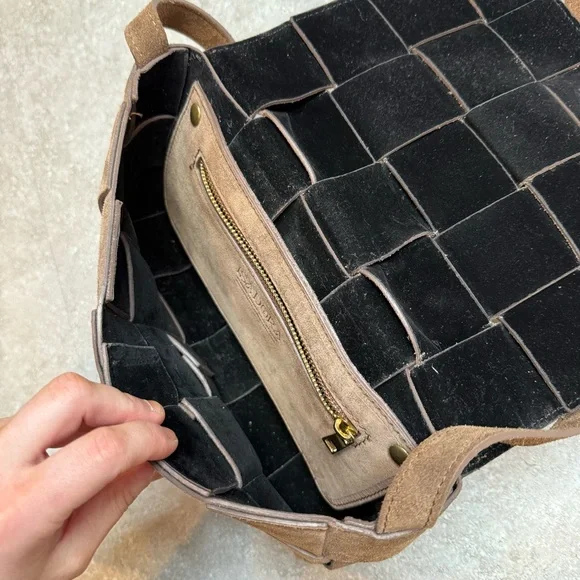 Isadora Woven Suede Leather Made in Italy Crossbody Purse in brown mousse - Picture 3 of 11